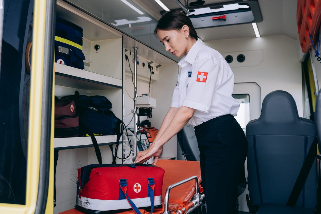 BLS and ACLS Differences